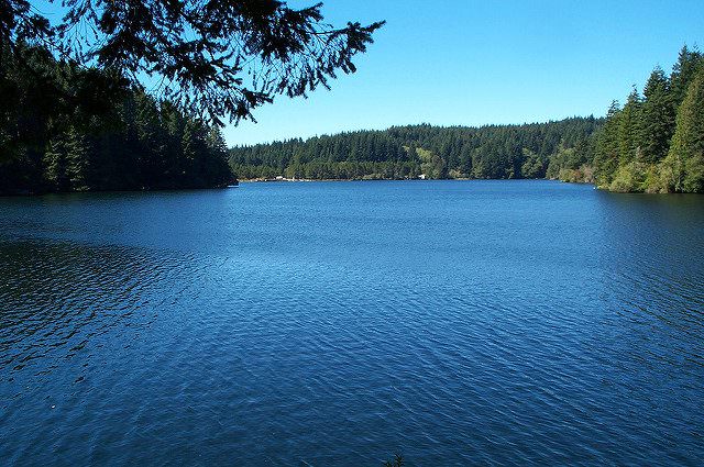 Photo of an Oregon Lake